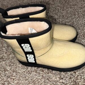UGG Clear Boot - Women’s